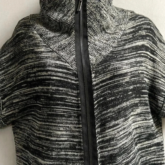Kenneth  Cole Black/ White Short sleeve cotton knit zipper cardigan Sz S - Picture 7 of 15
